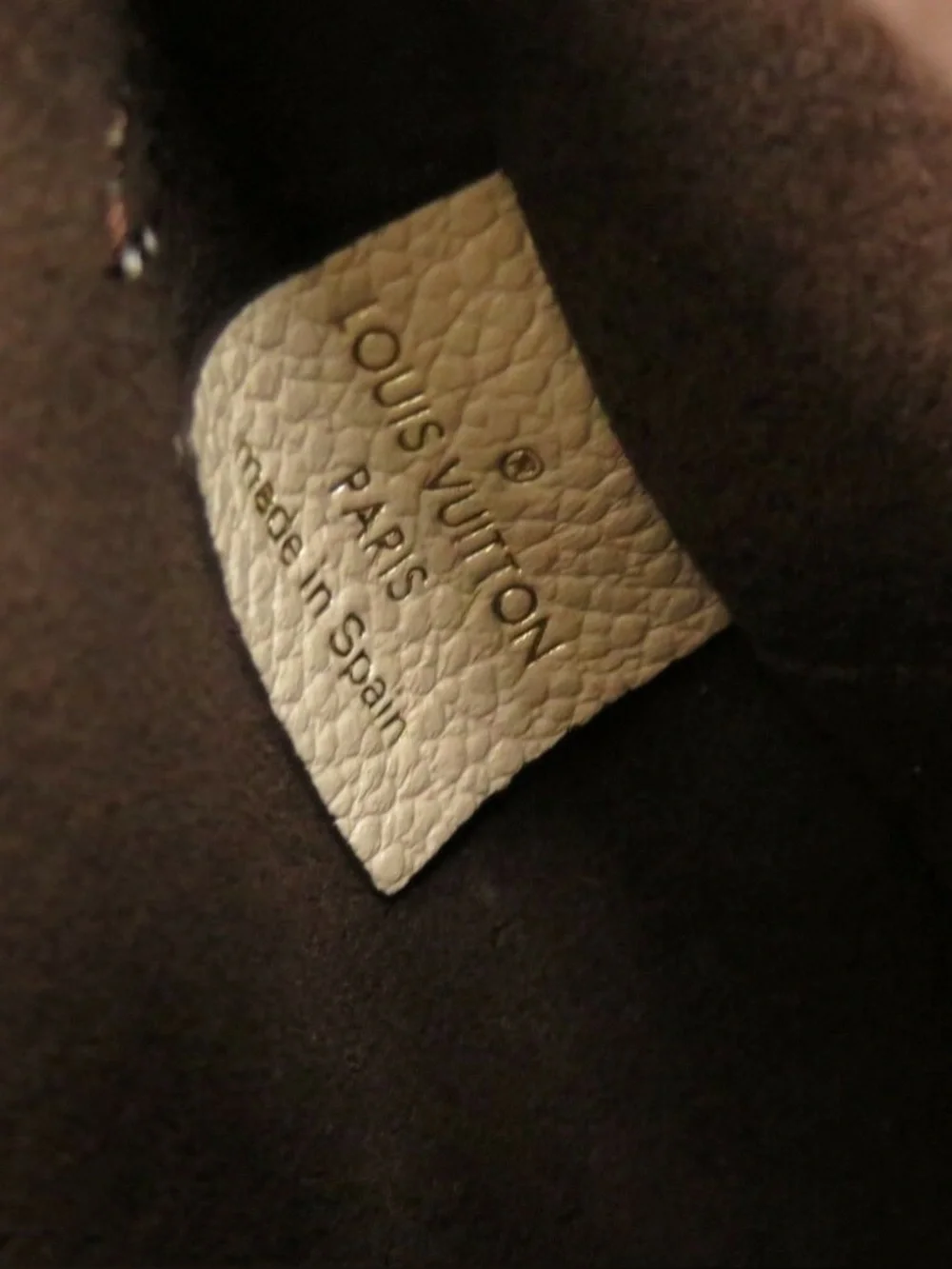 Authentic Louis Vuitton Neverfull GM Empreinte cream monogram pouch wristlet